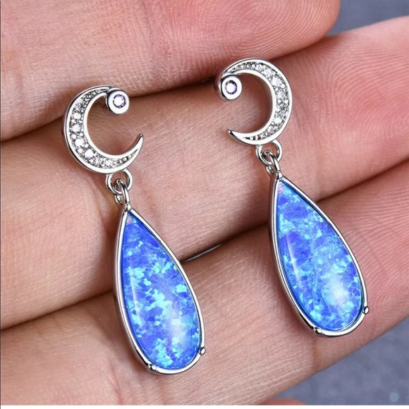 Jewelry - Unique Jewelry Twist Shape Ocean Blue Fire Opal